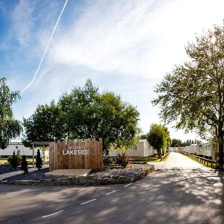 Delightful 6 Berth Holiday Home With Decking Area チチェスター エクステリア 写真