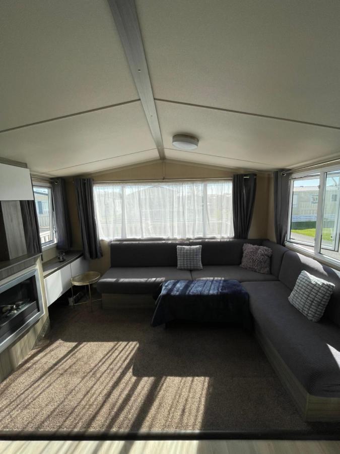 Delightful 6 Berth Holiday Home With Decking Area チチェスター エクステリア 写真